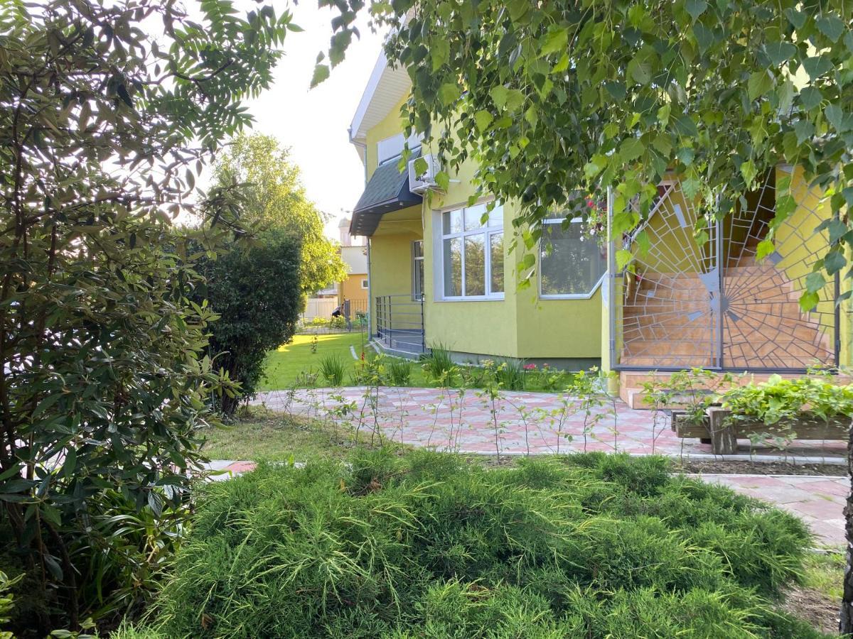 Авіа Apartment Uzhhorod Exterior photo